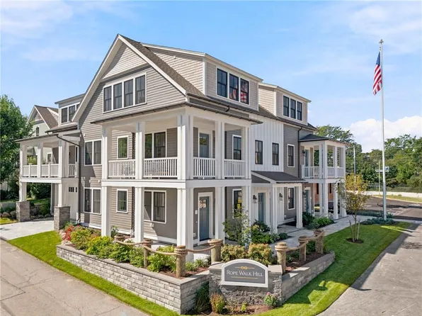 67 Queen St #5C, East Greenwich, RI 02818