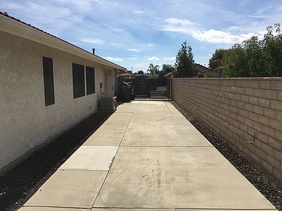 5th image of 2442 Foxmoor Ct
