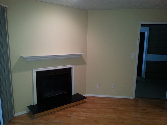 2nd image of 704 Summit North Dr NE