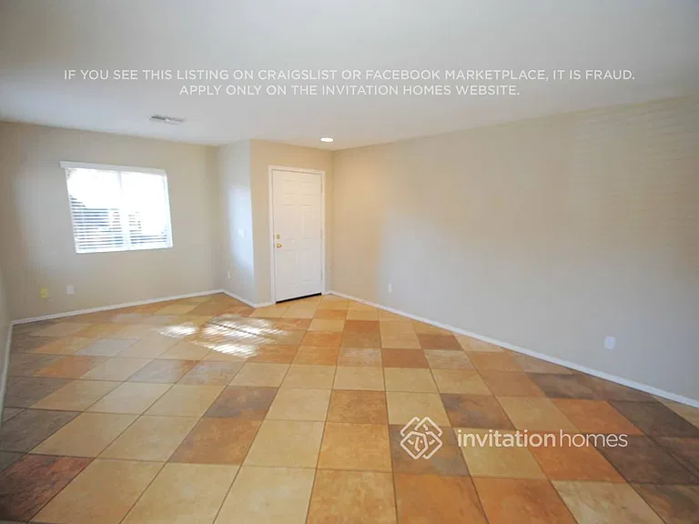 6040 W Wood St — Photo 2