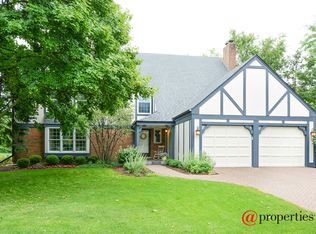 1290 The Point St, Barrington, IL 60010