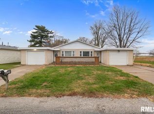 925 2nd Ave E, Milan, IL