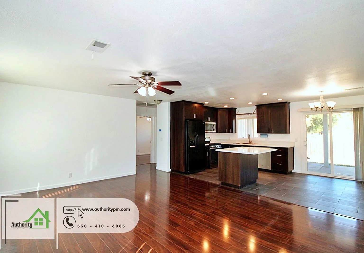 2 bed, 1.0 bath, 884 sqft, $1,600 — Photo 3