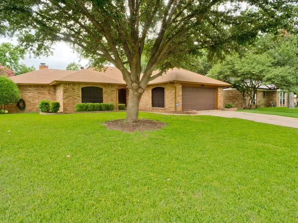 7628 Pear Tree Ln, Fort Worth, TX 76133