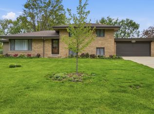 212 E Monterey Ave, Schaumburg, IL 60193