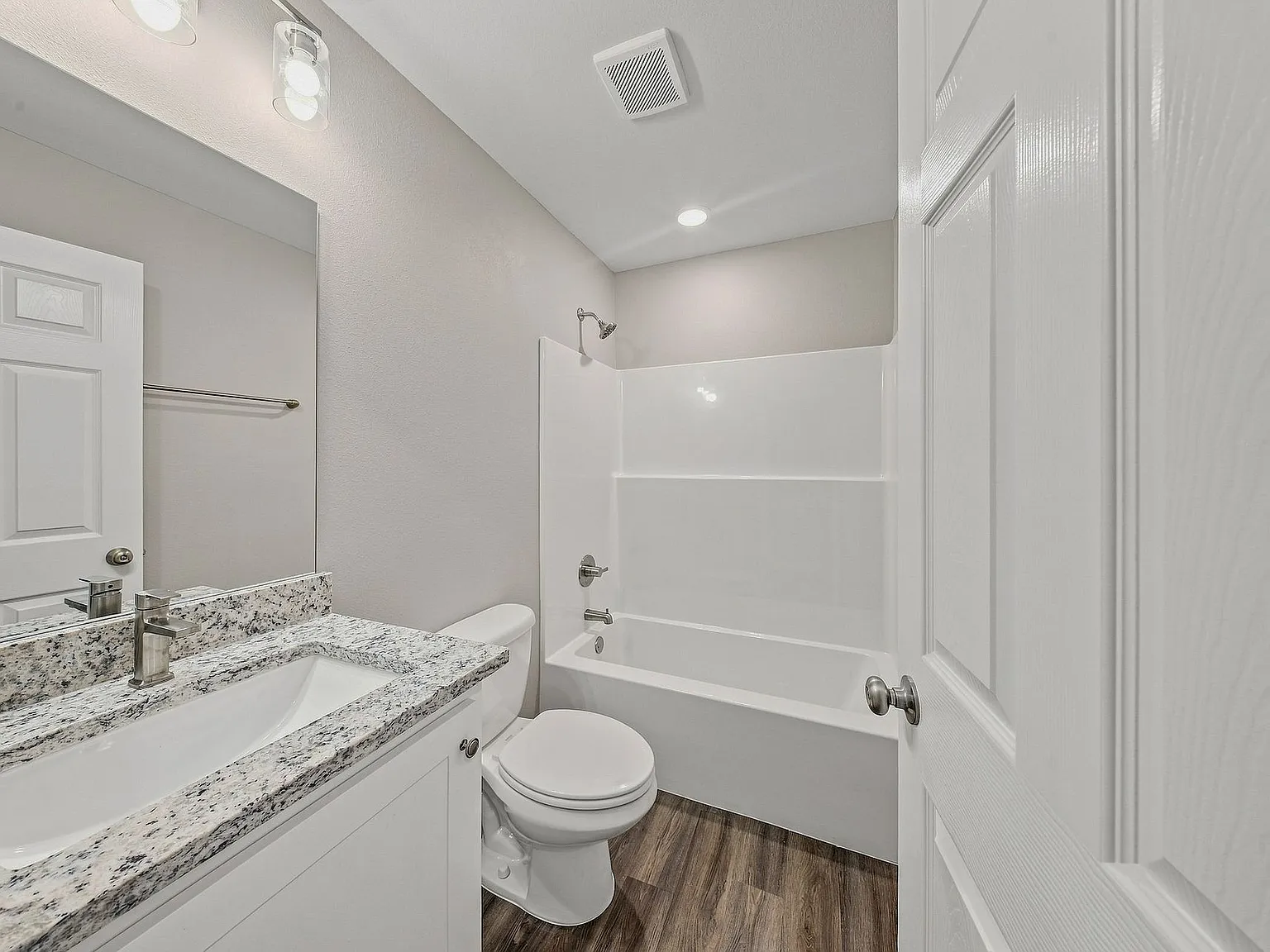 2510 Booker St — Photo 3