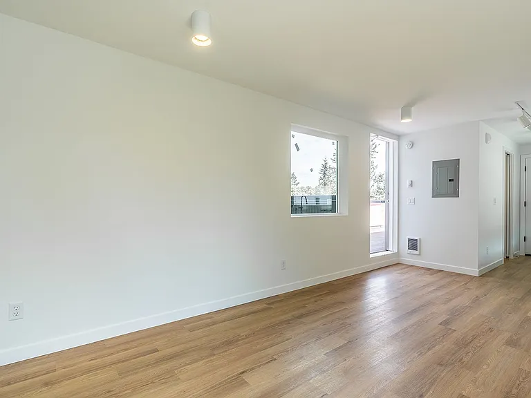 Beautiful Brand New Boutique Apartment Community — Photo 31