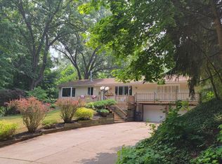 510 Crest Ln, Jonesville, MI
