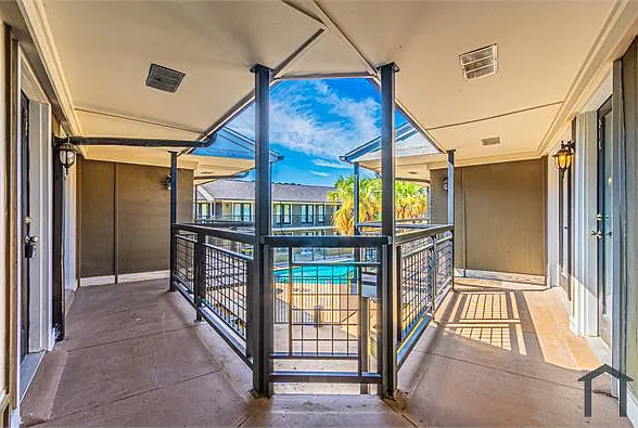1 bed, 618 sqft, $1,200 — Photo 2