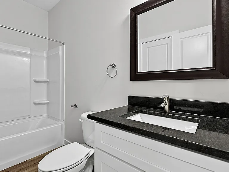 3947 Rookwood Ave #B — Photo 22