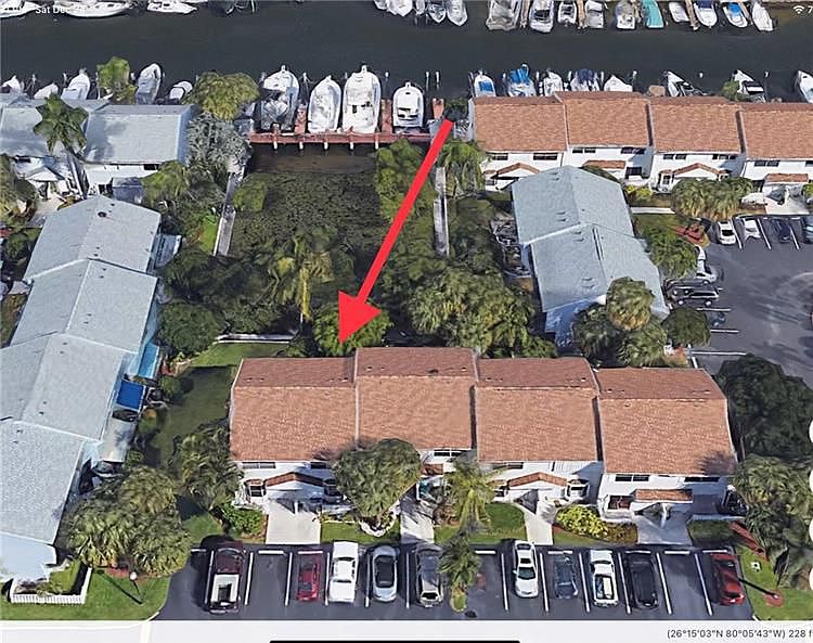1st image of 2751 NE 15th St