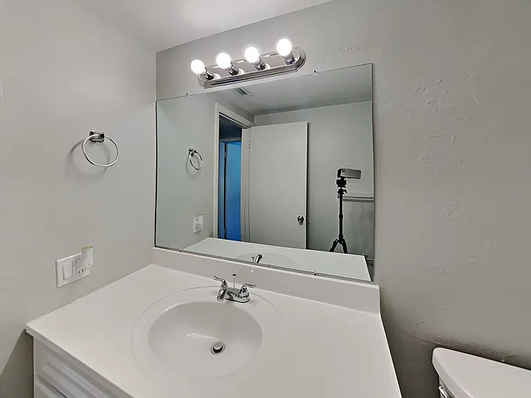 6831 Tierra Linda St — Photo 16