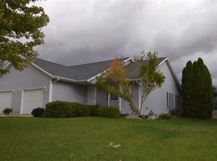 822 10th Ave SW #A, Mount Vernon, IA