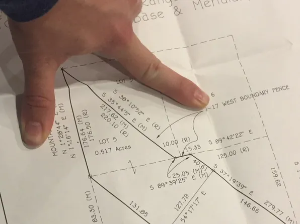 33061 S Summit Dr, Black Canyon City, AZ 85324