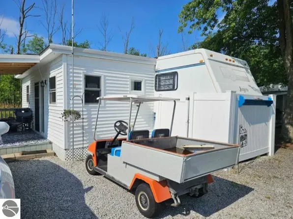 831 Main St, Au Gres, MI 48703