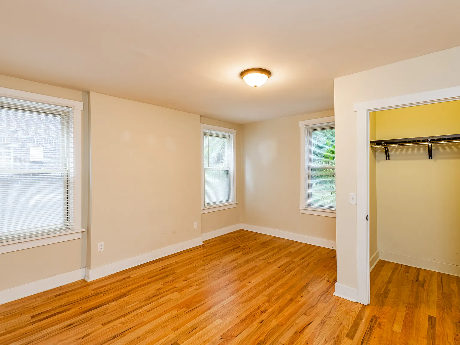 5836 Alderson — Photo 4