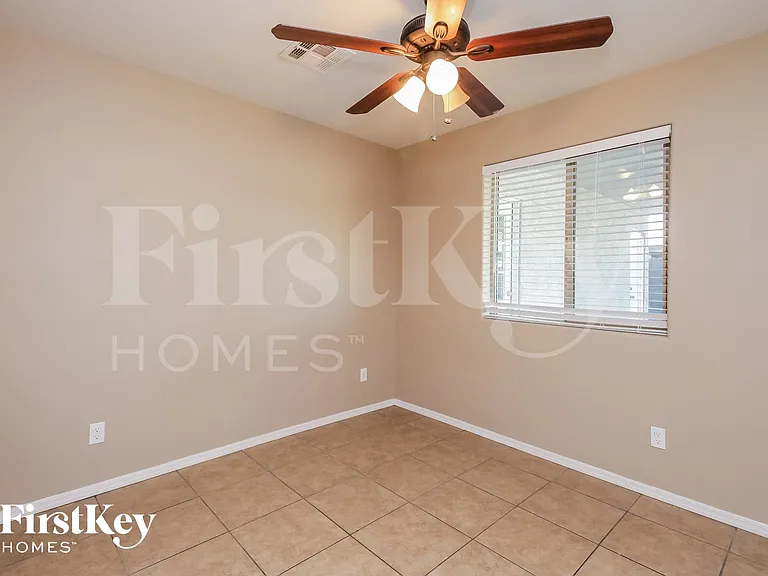 844 E 10th Ave — Photo 11