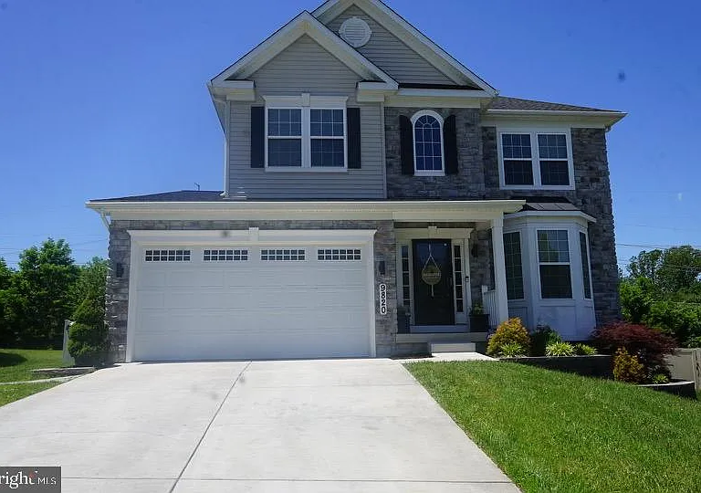 9820 Leighland Ct — Photo 1