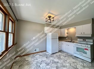 1017 S Blaine Ave, Sioux Falls, SD 57103