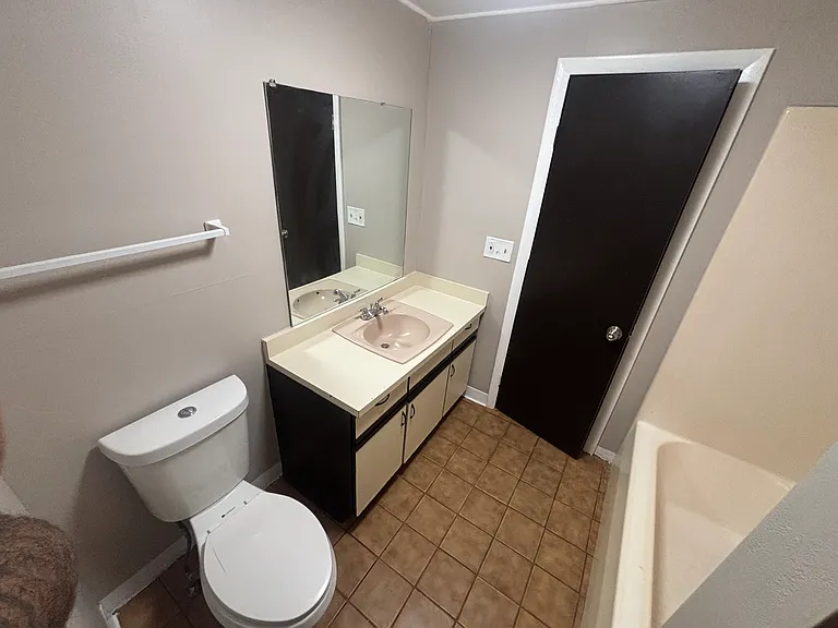 244 W Ivy St #1 — Photo 2