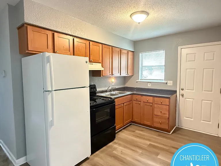 1502 Chapel Hill Rd #B — Photo 6