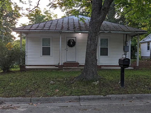 1400 Cardinal St Photo 1