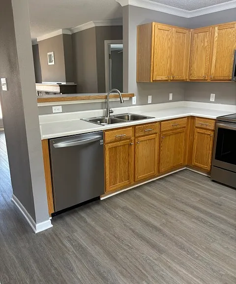 954 Rosemary Cir — Photo 2