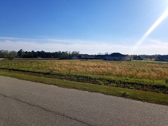 3rd image of 401 Bailey Cir