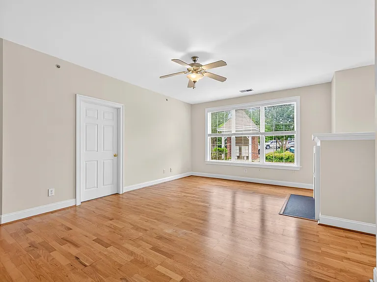 949 Glenwood Station Ln #101 — Photo 13