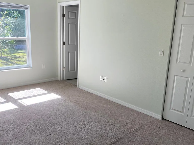 19 Brunswick Ln #B — Photo 7