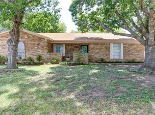 141 Travis Ln, Hewitt, TX 76643