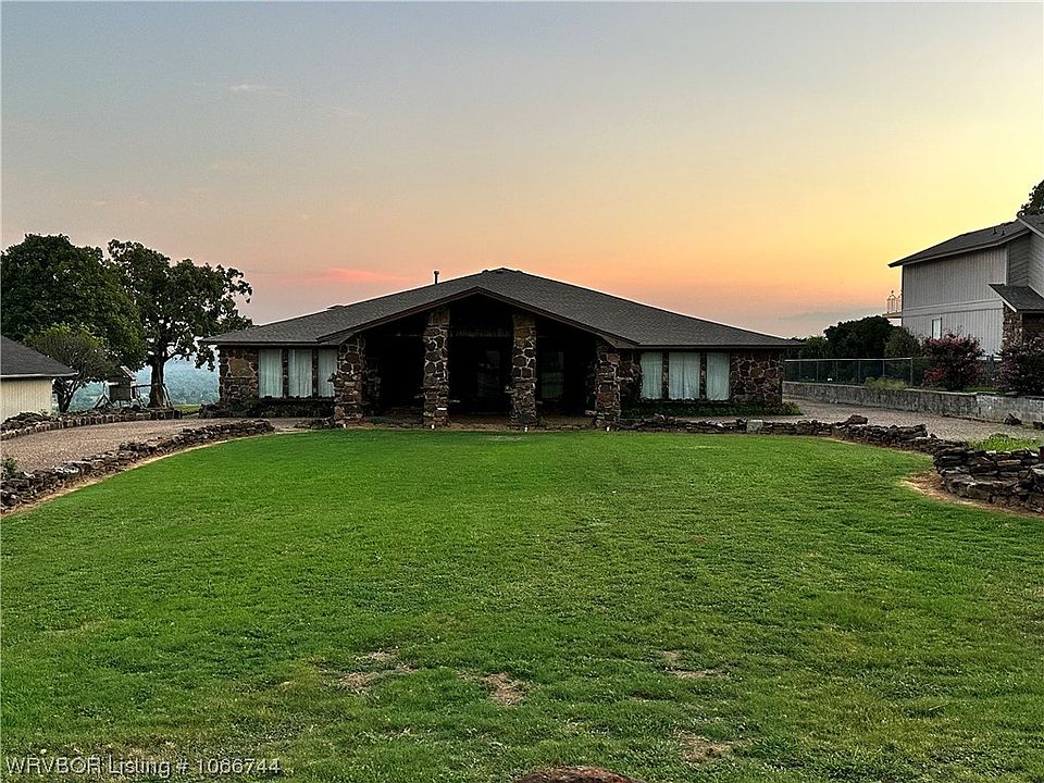 1st image of 803 Skyline Dr