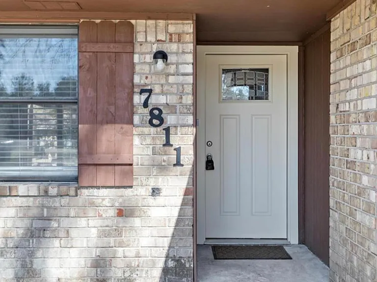 7811 Pecan Ln — Photo 3