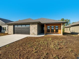175 Thelma Ave, Harrisburg, SD 57032