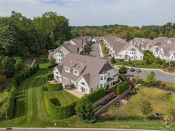 2nd image of 62 Wolfe Cir