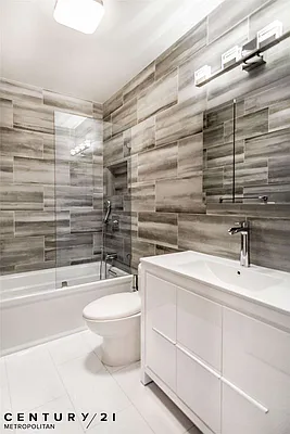 Rented by Century 21 Metropolitan | media 11