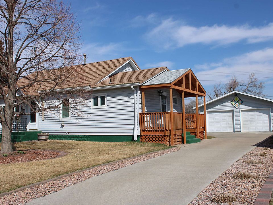 610 E 12th St, Cozad, NE 69130 Zillow