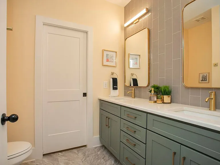 121 Neill Ave #E — Photo 8