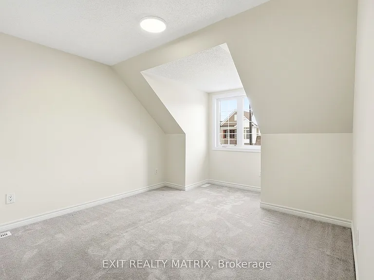 194 Flowing Creek Cir — Photo 15