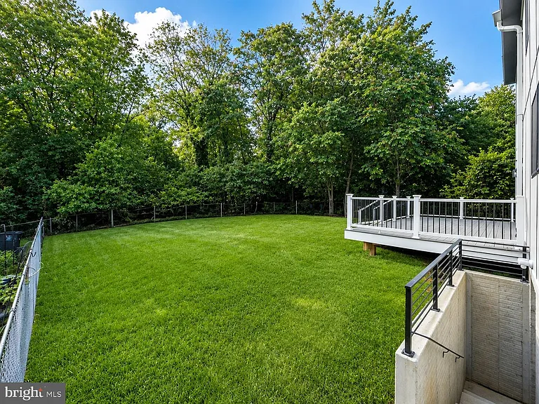 1611 Dayton Rd — Photo 32