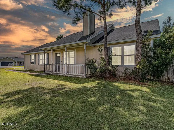 400 Alec Ct, Hubert, NC 28539