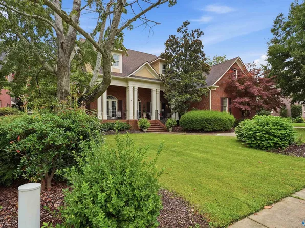 3104 Chamlee Pl SE, Owens Cross Roads, AL 35763