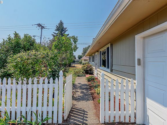 2nd image of 8304 NE Benton Dr