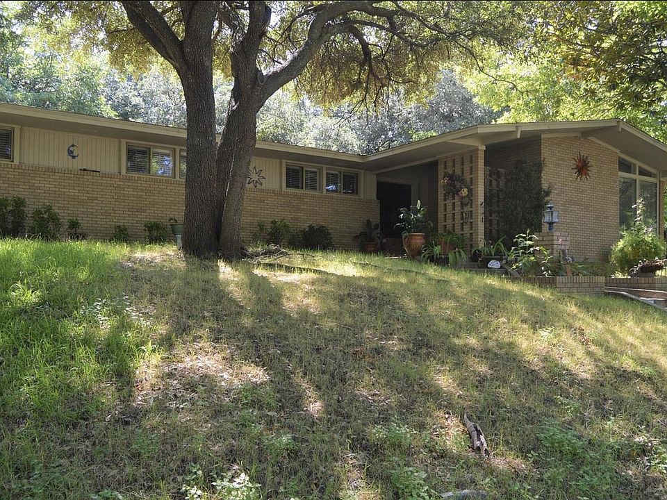 1st image of 2536 Wooddale Cir