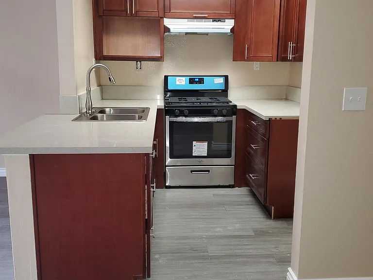 706 W 1st Ave #2 — Photo 11
