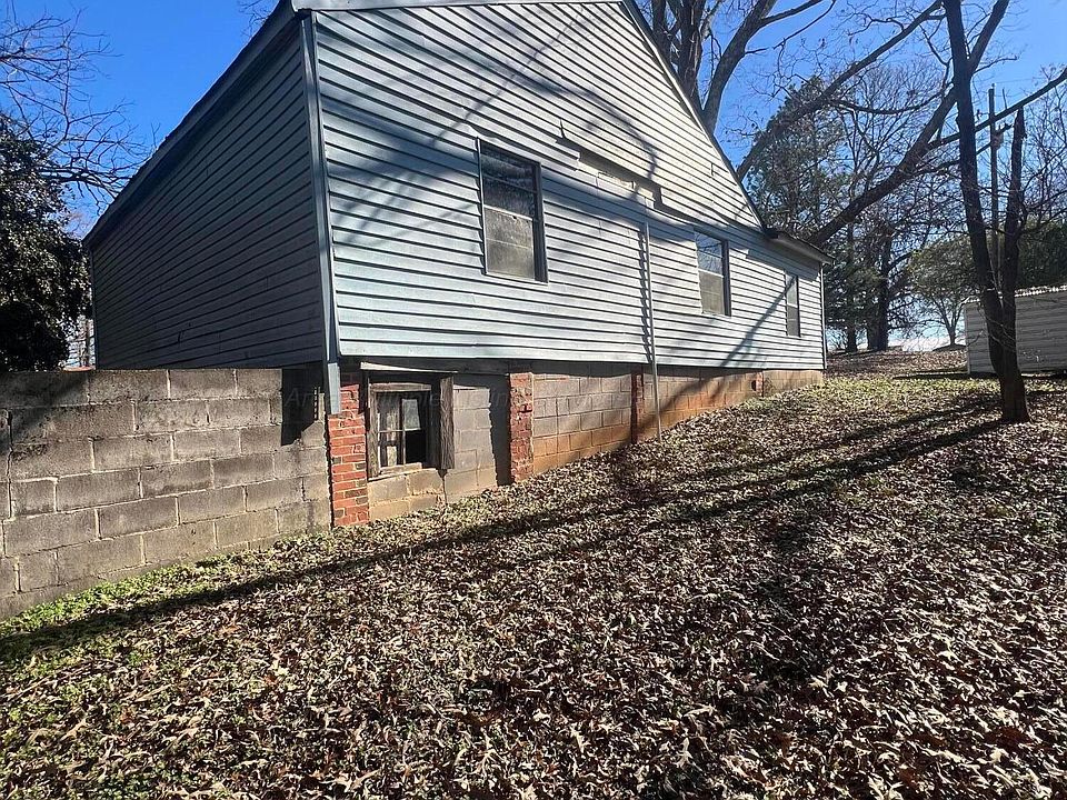 2nd image of 121 Ragsdale Loop