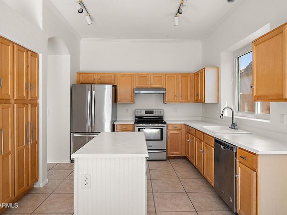 3rd image of 741 W CHERRYWOOD Drive