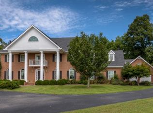 420 N Pinecrest Ln, Bristol, VA 24201