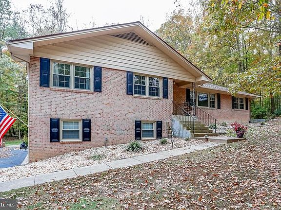 2nd image of 4901 Occoquan Club Dr