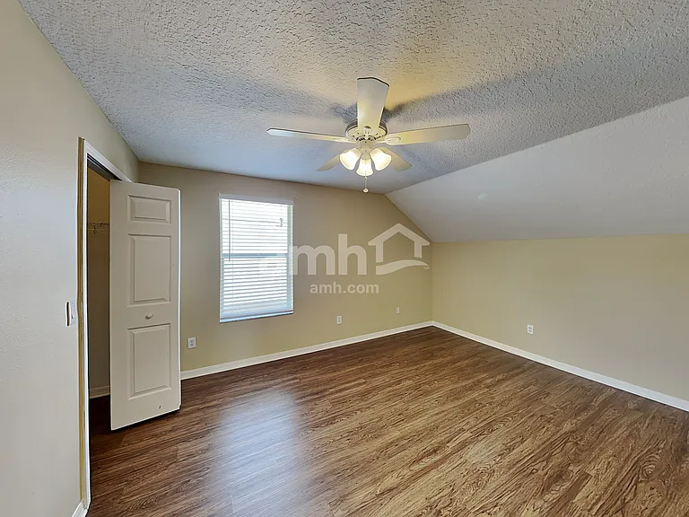 11002 Newbridge Dr — Photo 13